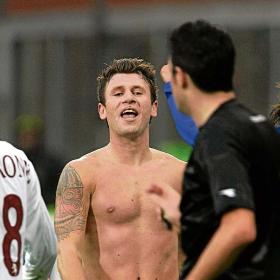 La bronca de Cassano le sale cara al Real Madrid